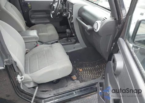 2008 Jeep Wrangler Sahara z USA, uszkodzony, nr VIN 1J4FA54188L610465